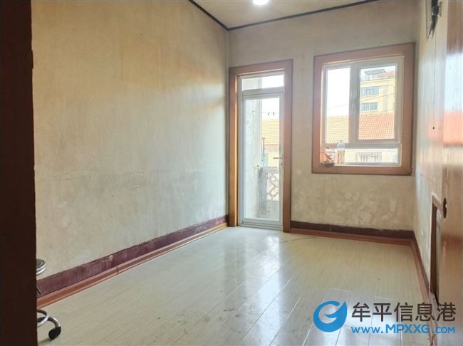 早市附近二樓65平兩室兩廳一衛(wèi)出售